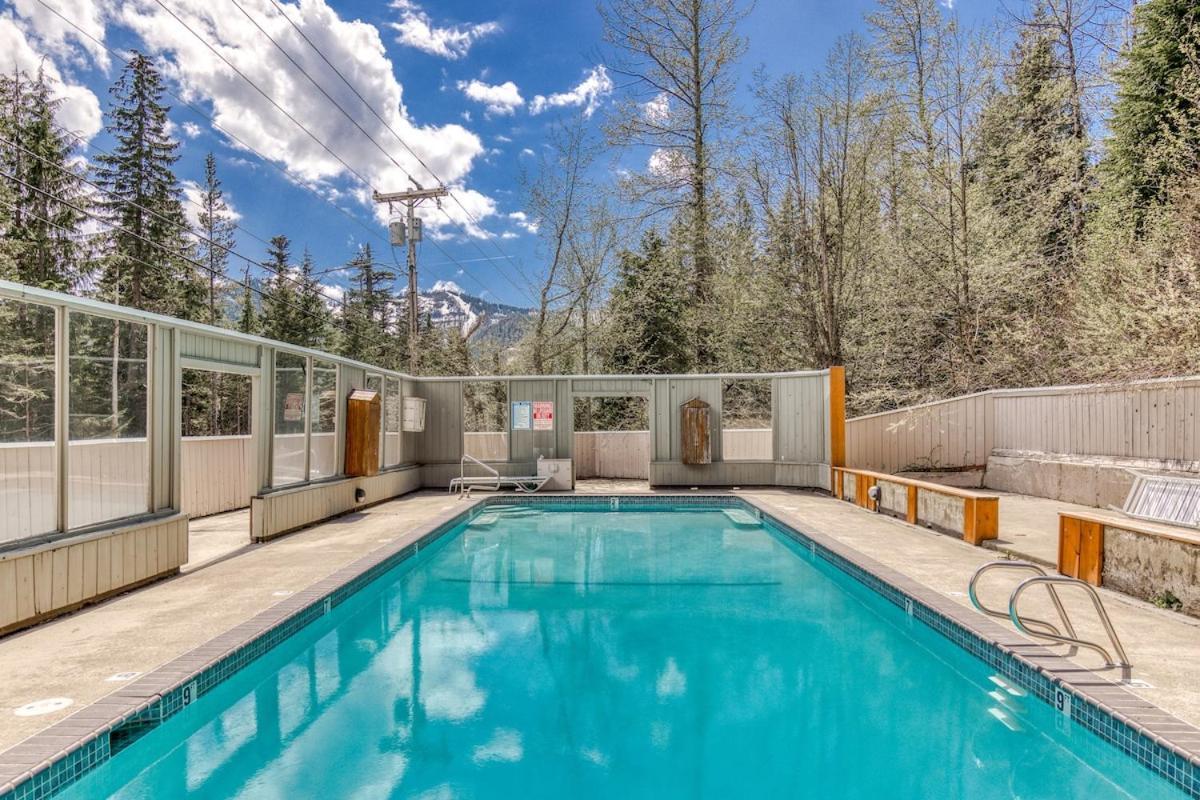 Thunderhead 204 - Modern Heated Pool & Games Holiday home