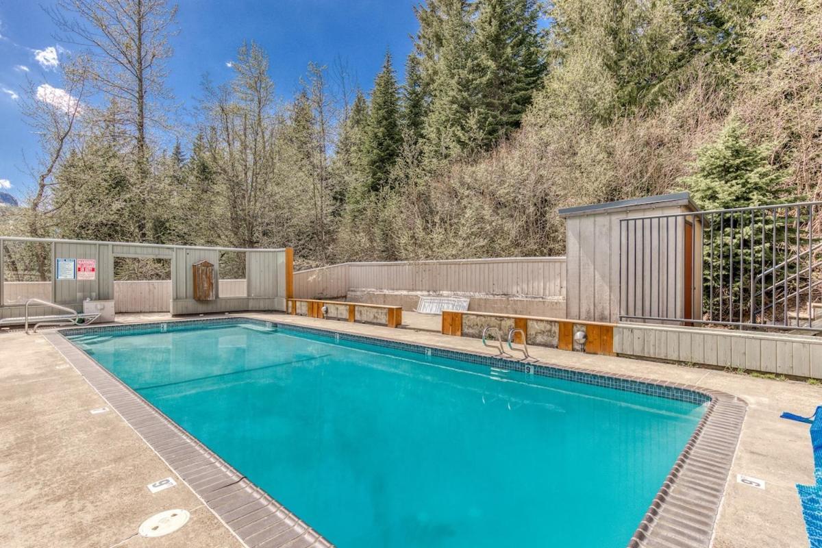 Thunderhead 204 - Modern Heated Pool & Games Holiday home Government Camp