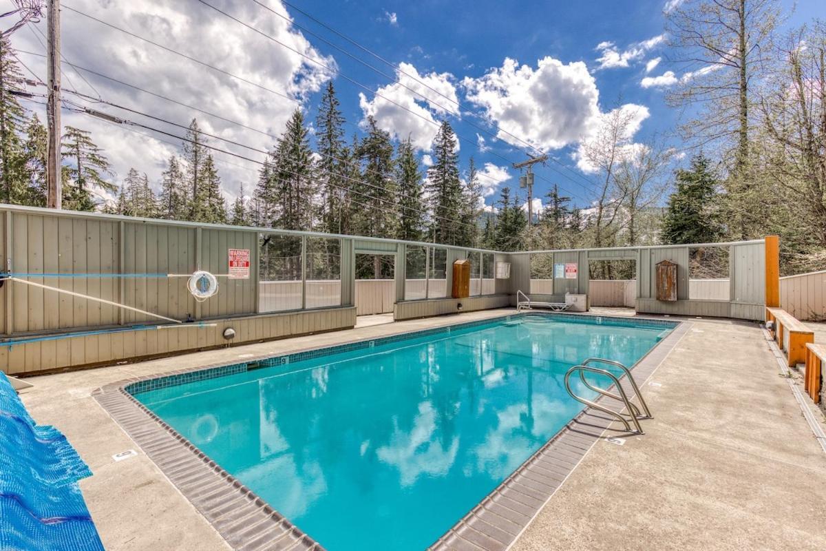 Thunderhead 204 - Modern Heated Pool & Games Holiday home